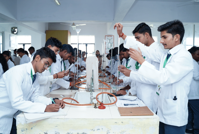 I.P.S.R. Group of Institutions Lucknow Laboratory photo 3